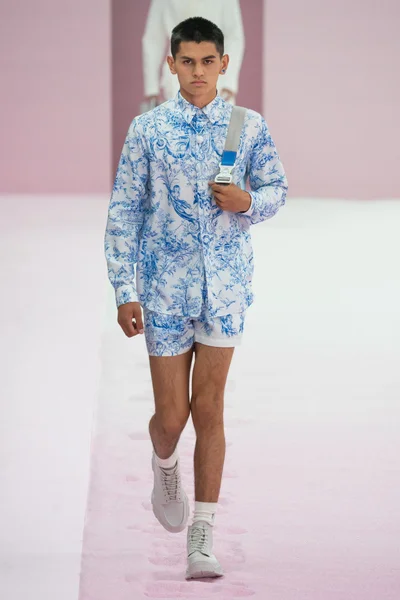 Look 11